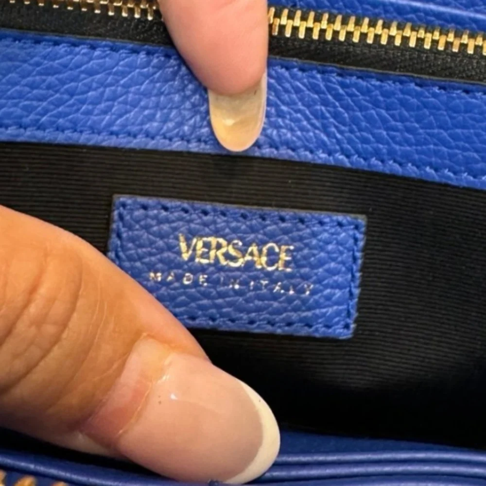 Versace Virtus Zip Around Wallet/ BNWT - Picture 5 of 6